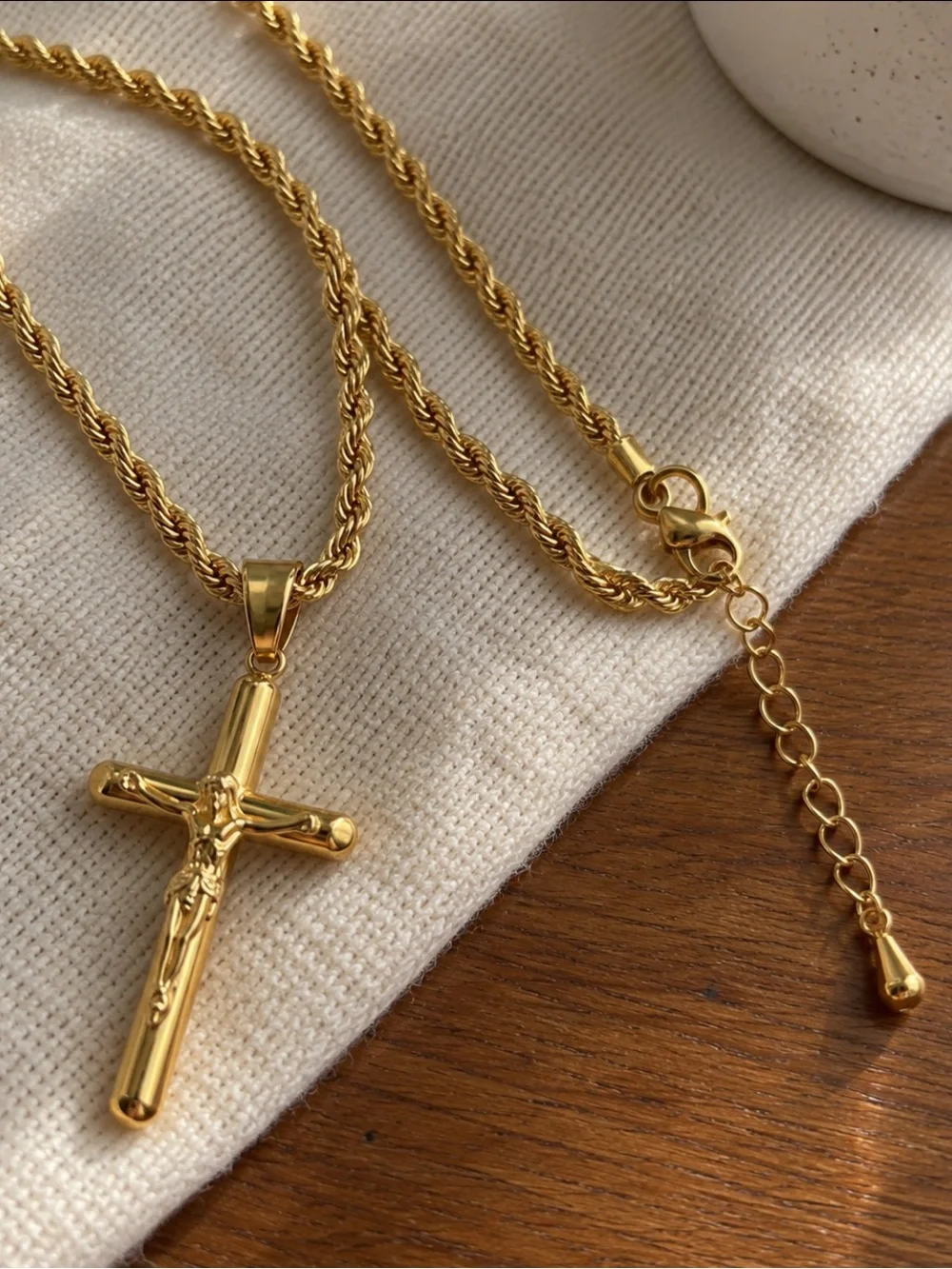 14K Gold Plated Crucifix Pendant Necklace 3mm Rope Chain 21in Jesus Cross Unisex